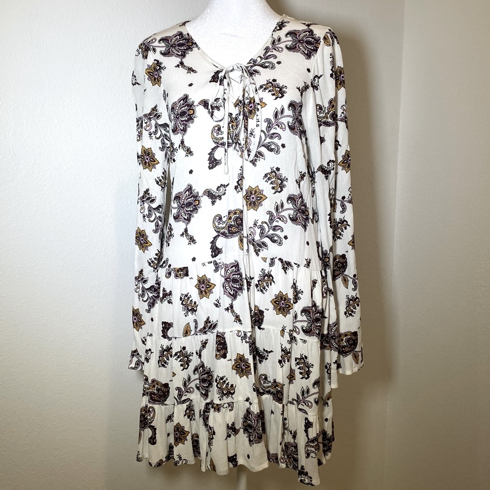 LA Hearts Babydoll Dress - White Paisley Print